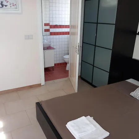 Saint John Sia House *