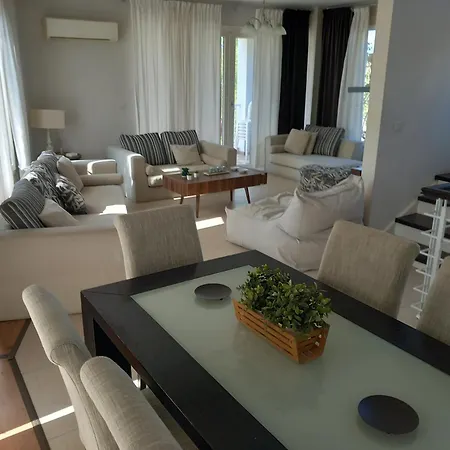 Semesterbostad Saint John Sia House